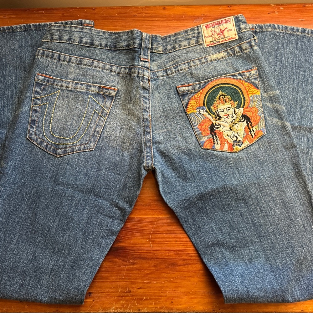 Vintage True Religion Embroidered Buddha Jeans. Size 32.